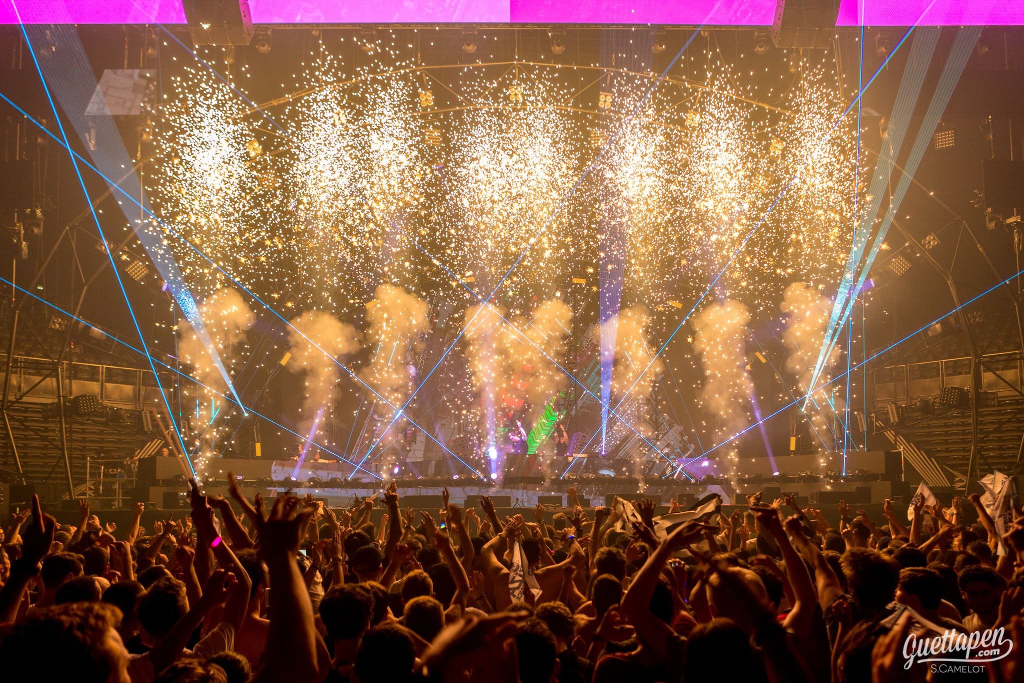 funradioibizaexperience_hardwell