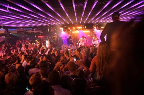 ©PHOTOPQR/NICE MATIN/ Serge HAOUZI/ /CANNES/ LE LE CHANTEUR AMERICAIN FIFTY CENTS/ S S EST / PRODUIT HIER SOIR A CANNES A LA BOITE DU PALAIS FRANCE/ CANNES/ 110815/ 50 CENTS IS MAKING THE SHOW AT THE NIGHT CLUB LE PALAIS