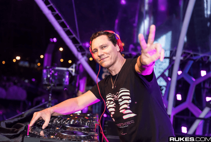 Tiesto featuring 433 "Tomorrow"