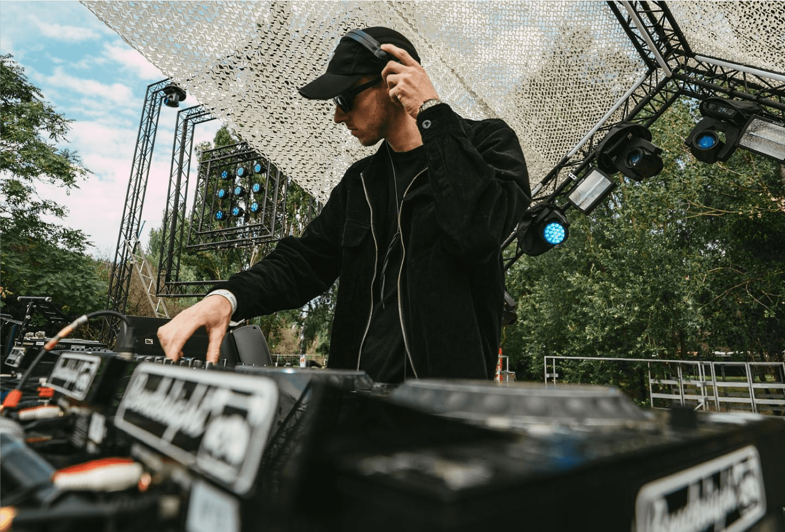 Koos Racine Koos se déchaîne avec 'Get Down', sa nouvelle release