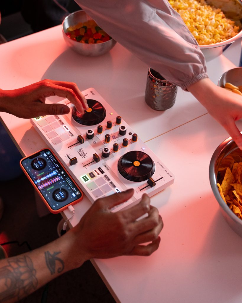 Photo du Le DJControl Mix Ultra d'Hercules