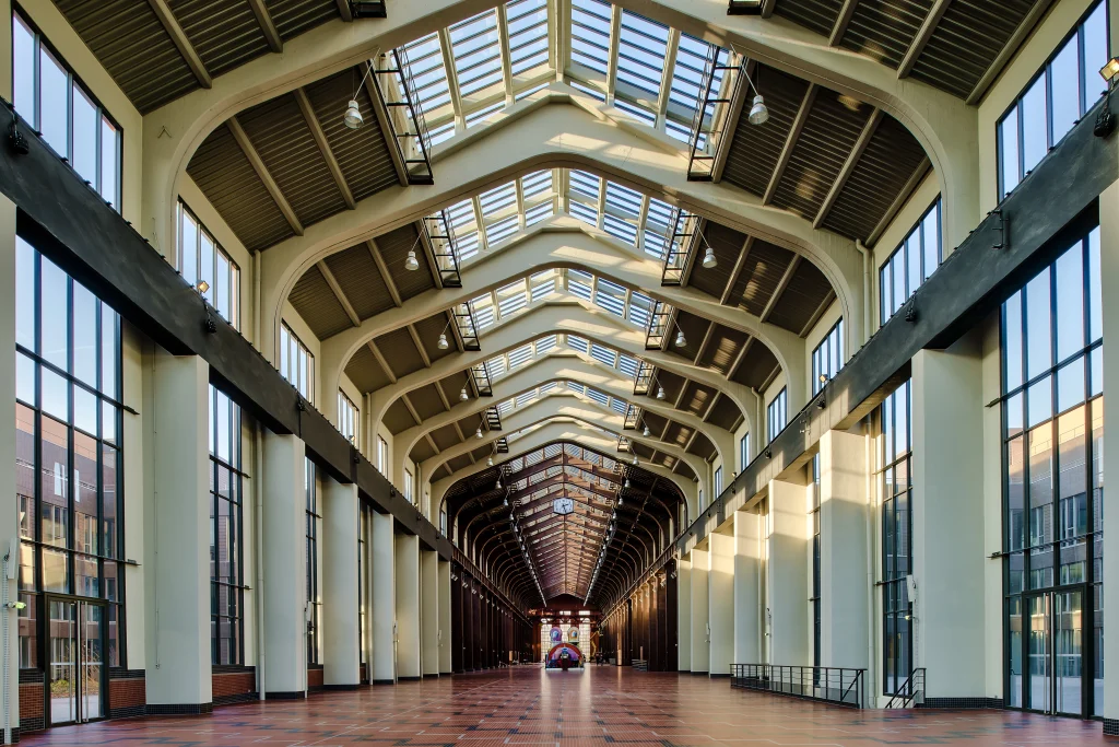 Cité du Cinéma par Jean Claude GUILLOUX / Source : Dure Vie