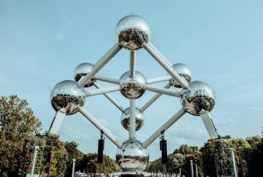 Tïesto à l'Atomium pour Hangar - Sources : Instagram : Hangar.be / Rafael de Prost