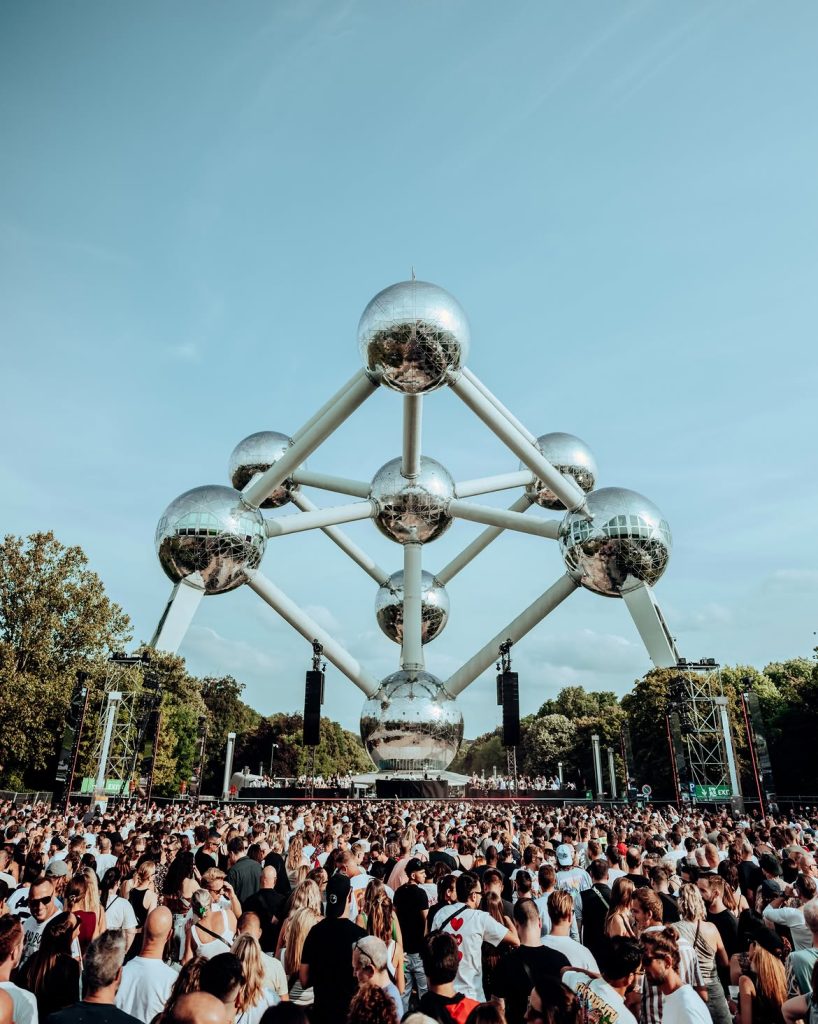 L'Atomium comme terrain de jeu pour Tiësto - Sources : Instagram : Hangar.be / Rafael de Prost