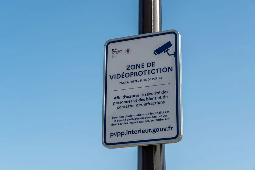 Projet de loi RIPOST, renforcement des moyens technologiques de surveillance | Source : HJBC / stock.adobe.com