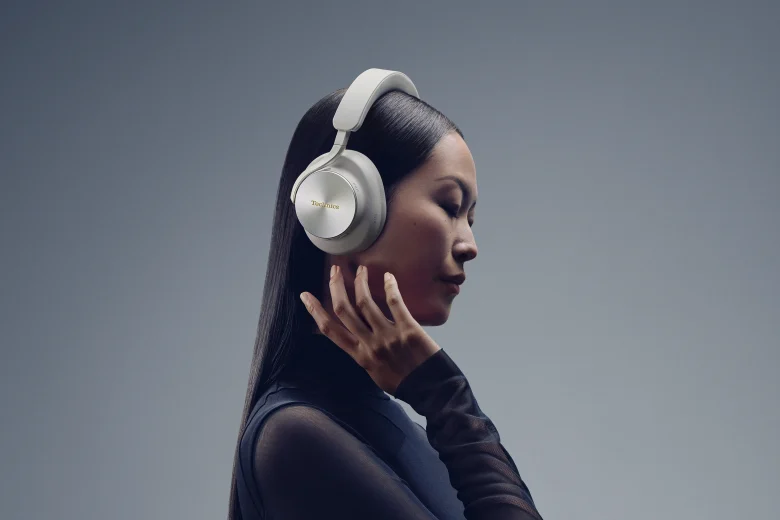 Casque Technics EAH-A1000 / Source : Technics