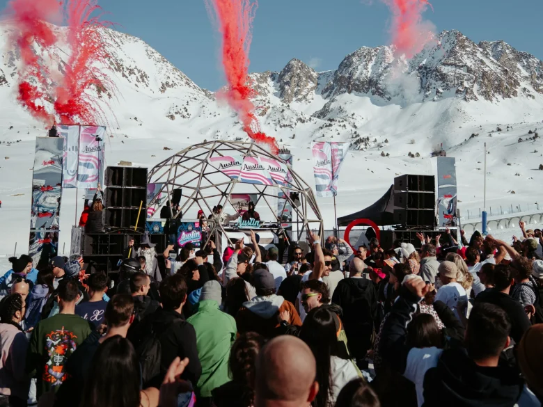 Festival Hibernation 2025 / Photo : @SACHAMOREAU_